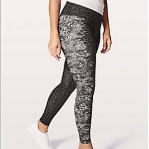 Lululemon Wunder Under Tight size 8